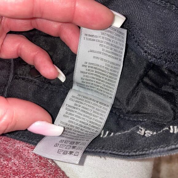 American Eagle black washed distressed cut off high waisted SZ 2 - Picture 6 of 7